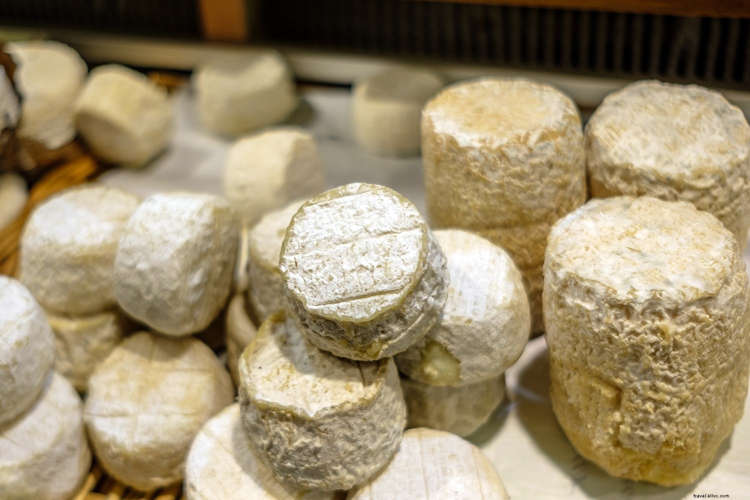 Um guia para os amantes de queijo na França 